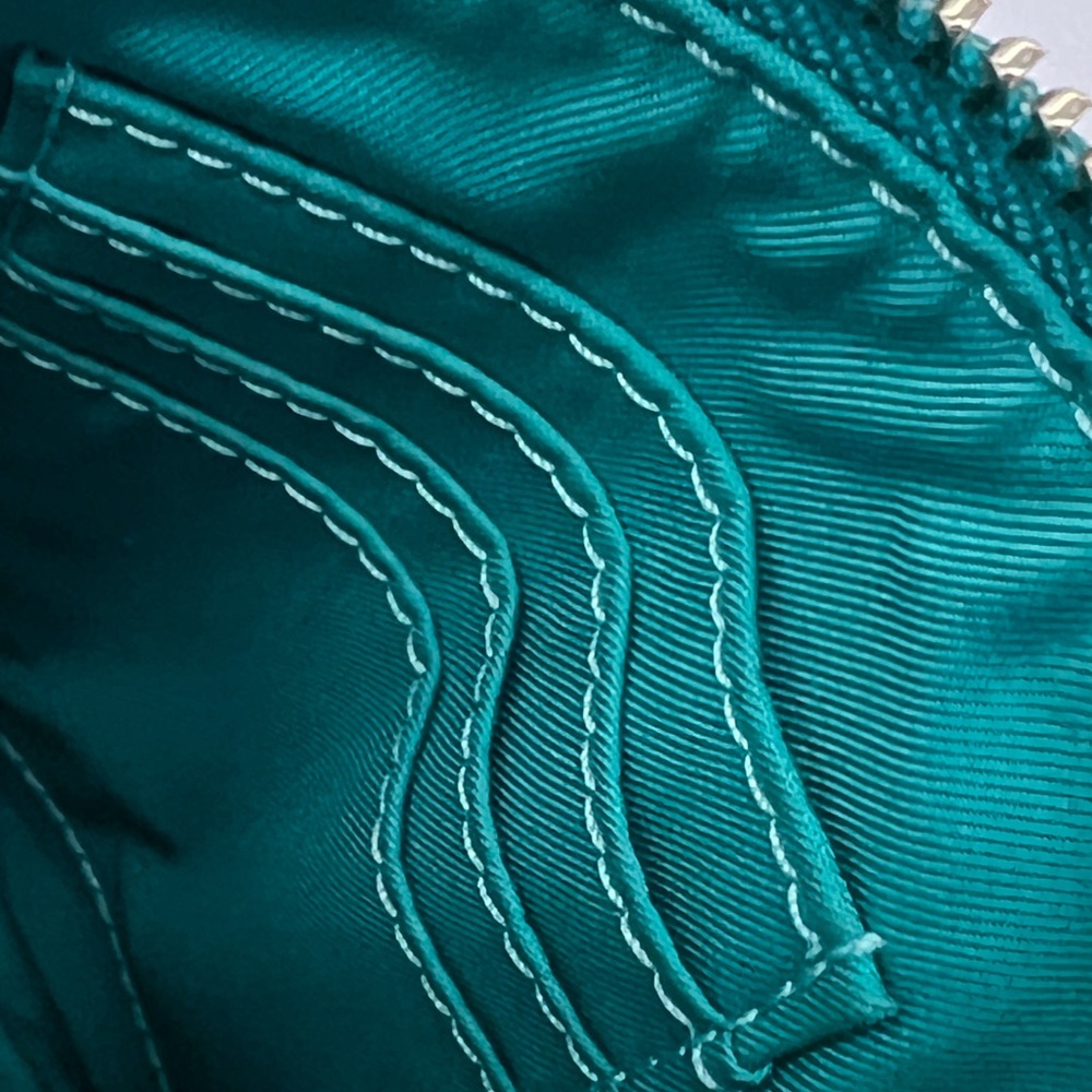 Tory Burch Teal Leather Crossbody Phone Bag - Picture 4 of 7